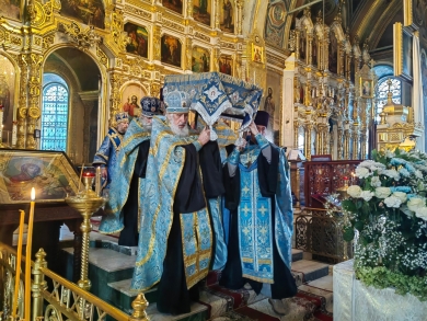 В канун Успения Пресвятой Богородицы епископ Леонтий совершил Всенощное бдение в Казанском соборе