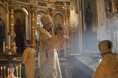 В Неделю 18-ю по Пятидесятнице епископ Леонтий совершил Литургию в Казанском соборе