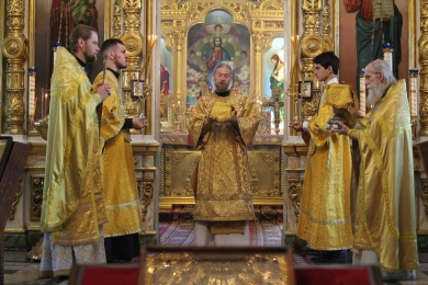 Епископ Леонтий совершил Литургию в Казанском соборе