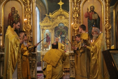 В Неделю 33-ю по Пятидесятнице епископ Леонтий совершил Божественную литургию