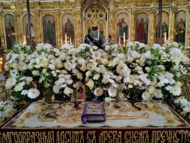 В канун Великой Субботы епископ Леонтий совершил утреню с чином погребения в Казанском соборе