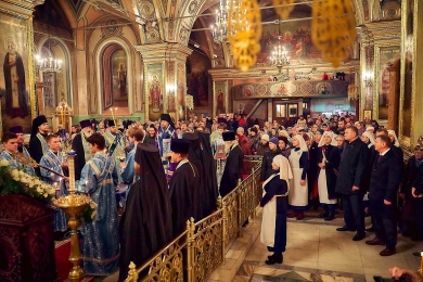 В канун празднования Казанской иконе Божией Матери было совершено всенощное бдение в Казанском кафедральном соборе