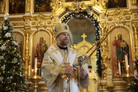 В Неделю 32-ю по Пятидесятнице епископ Леонтий совершил Литургию в Казанском соборе