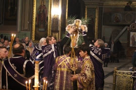 Епископ Леонтий совершил всенощное бдение и чин Воздвижения Креста в Казанском соборе