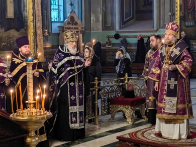 В канун Недели 2-й Великого поста епископ Леонтий совершил всенощное бдение в Казанском соборе