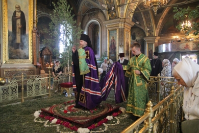 В канун дня Святой Троицы епископ Леонтий совершил всенощное бдение в Казанском соборе