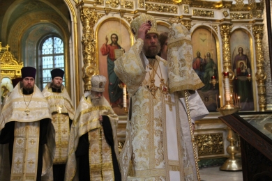 В канун Недели 7-й по Пасхе епископ Леонтий совершил всенощное бдение в Казанском соборе