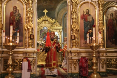В праздник Светлого Христова Воскресения епископ Леонтий совершил торжественное богослужение в Казанском соборе.