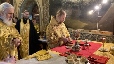 В Неделю 33-ю по Пятидесятнице владыка Леонтий совершил Литургию в Казанском соборе