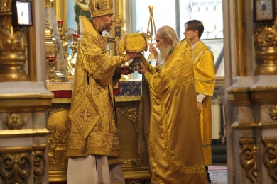В Неделю 16-ю по Пятидесятнице епископ Леонтий совершил Литургию в Казанском соборе