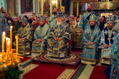 Митрополит Самарский и Новокуйбышевский Сергий возглавил Литургию в день празднования Казанской иконе Божией Матери