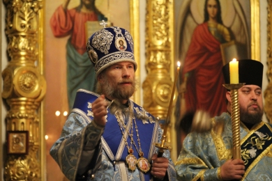 В канун праздника Введения во храм Пресвятой Богородицы епископ Леонтий совершил всенощное бдение