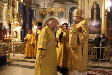 В канун Недели 23-й по Пятидесятнице владыка Леонтий совершил всенощное бдение в Казанском соборе