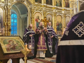 В канун праздника Благовещения Пресвятой Богородицы епископ Леонтий совершил всенощное бдение в Казанском соборе