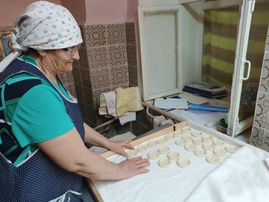 Братья и сестры! Казанский собор приглашает желающих на должность просфорницы (пекаря).