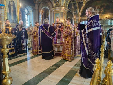 В канун Недели 4-й Великого поста епископ Леонтий совершил всенощное бдение в Казанском соборе