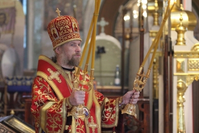 В канун Недели 3-й по Пасхе епископ Леонтий совершил всенощное бдение в Казанском соборе