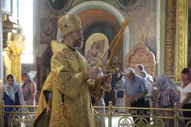 В Неделю 5-ю по Пятидесятнице епископ Леонтий совершил Литургию в Казанском соборе