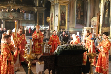 В день памяти святого благоверного князя Александра Невского епископ Леонтий совершил Литургию в Казанском соборе