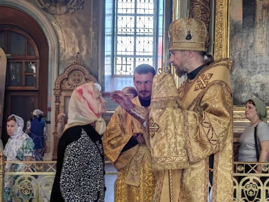В канун Недели 7-ой по Пятидесятнице епископ Леонтий совершил всенощное бдение в Казанском соборе