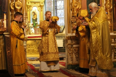В Неделю 20-ю по Пятидесятнице епископ Леонтий совершил Литургию в Казанском соборе