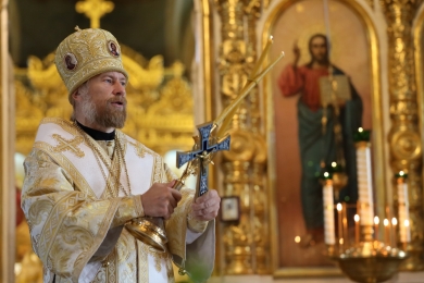 В Неделю 11-ю по Пятидесятнице епископ Леонтий совершил Литургию в Казанском соборе