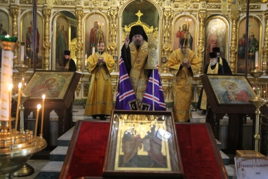 В канун дня памяти первоверховных апостолов Петра и Павла епископ Леонтий совершил всенощное бдение в Казанском соборе