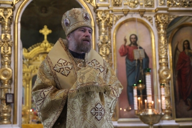 В Неделю 6-ю по Пятидесятнице епископ Леонтий совершил Литургию в Казанском соборе