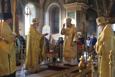 В Неделю 19-ю по Пятидесятнице епископ Леонтий совершил Литургию в Казанском соборе
