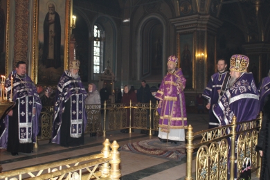 В субботу 27 марта Епископ Леонтий совершил всенощное бдение в Казанском соборе