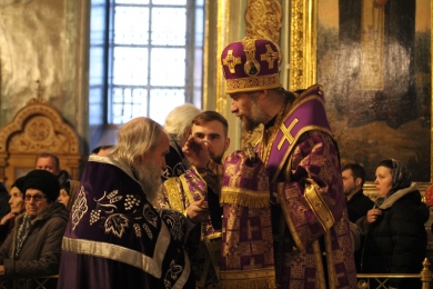В канун праздника Торжества Православия епископ Леонтий совершил всенощное бдение в Казанском соборе