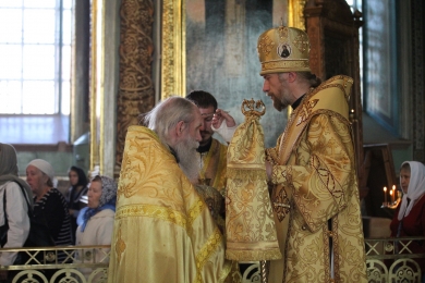 Владыка Леонтий совершил всенощное бдение в Казанском соборе