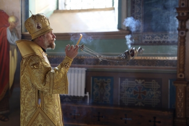 В канун Недели 9-ой по Пятидесятнице епископ Леонтий совершил всенощное бдение в Казанском соборе