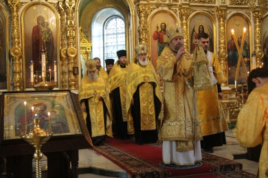 Владыка Леонтий совершил всенощное бдение в Казанском соборе