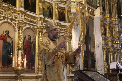 В канун Недели 4-ой по Пятидесятнице епископ Леонтий совершил всенощное бдение в Казанском соборе