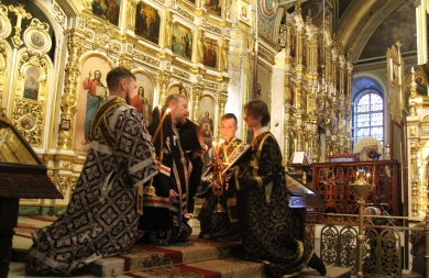 Епископ Леонтий совершил вечерню с чином прощения в Казанском соборе