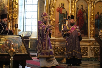 В канун Недели 4-й Великого поста епископ Леонтий совершил всенощное бдение в Казанском соборе