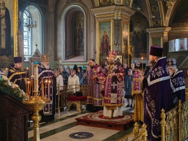 В канун Недели 5-й Великого поста епископ Леонтий совершил всенощное бдение в Казанском соборе