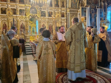 В канун Недели 13-й по Пятидесятнице епископ Леонтий совершил всенощное бдение в Казанском соборе