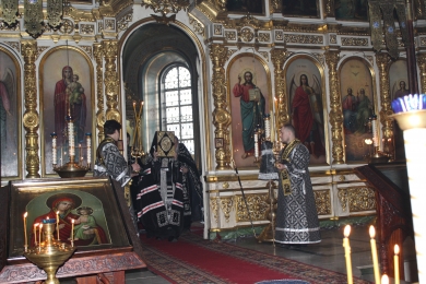 Владыка Леонтий совершил чин Пассии в Казанском соборе