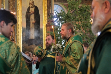 В канун праздника Святой Троицы епископ Леонтий совершил всенощное бдение в Казанском соборе